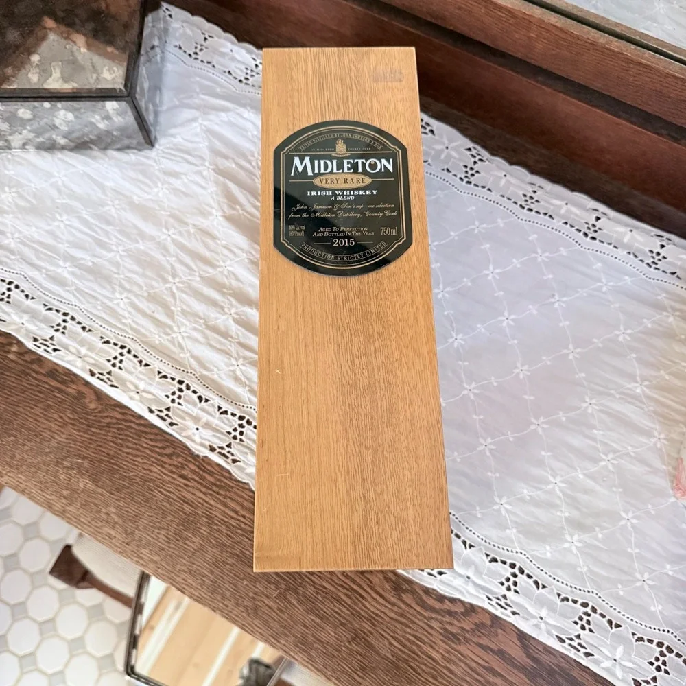 Midleton‎ Very Rare 2015 Irish Whiskey Wooden Box 750ml Case COA Excellent Brown